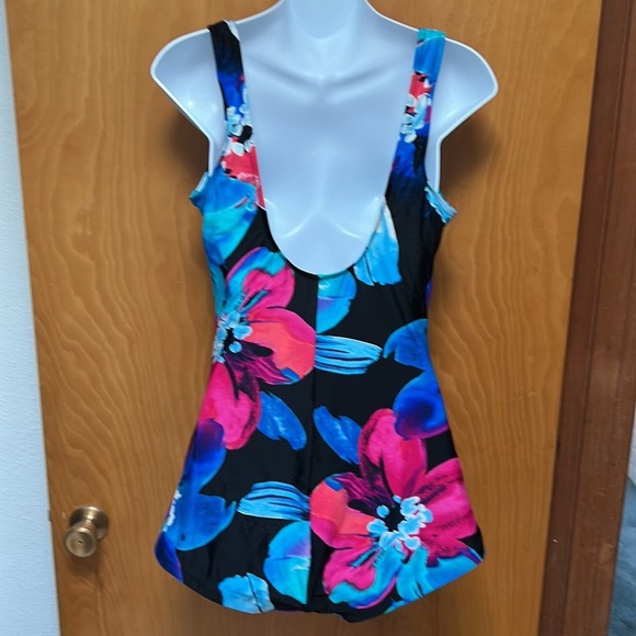 Maxine of Hollywood Sweetheart Swimsuit Size 12 - Picture 5 of 9